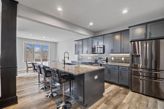 14029 Ridgemont Drive, Urbandale, IA 50323