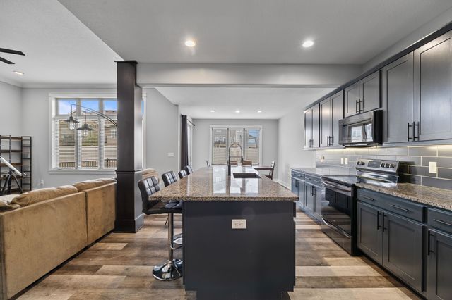 14029 Ridgemont Drive, Urbandale, IA 50323