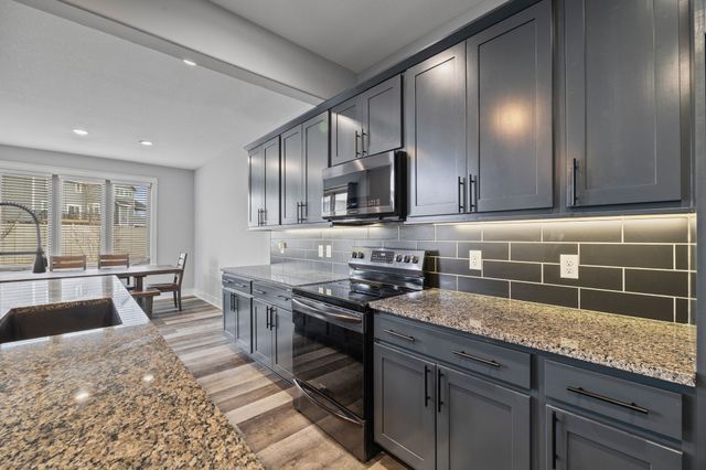 14029 Ridgemont Drive, Urbandale, IA 50323