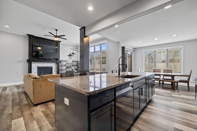 14029 Ridgemont Drive, Urbandale, IA 50323