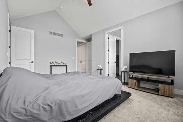 14029 Ridgemont Drive, Urbandale, IA 50323