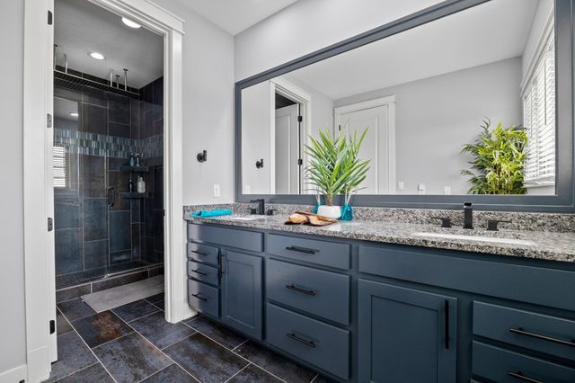 14029 Ridgemont Drive, Urbandale, IA 50323