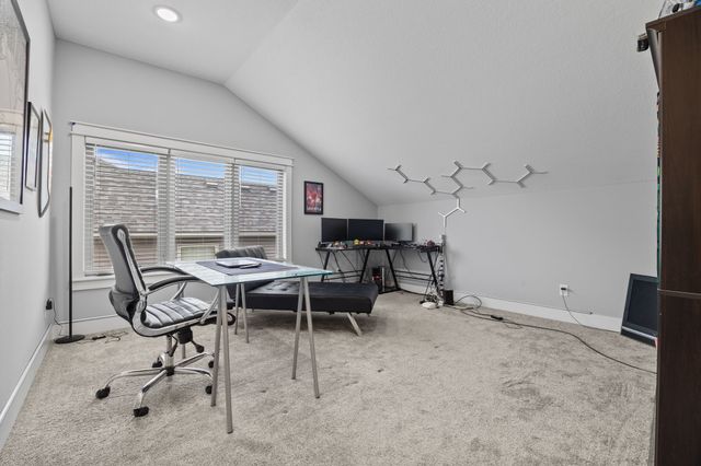 14029 Ridgemont Drive, Urbandale, IA 50323