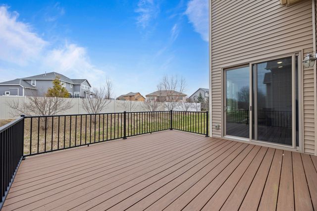 14029 Ridgemont Drive, Urbandale, IA 50323