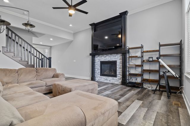 14029 Ridgemont Drive, Urbandale, IA 50323