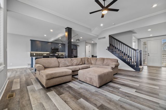 14029 Ridgemont Drive, Urbandale, IA 50323