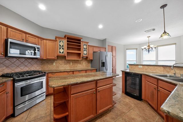 260 Hoof Beat Trail, Kerrville, TX 78028