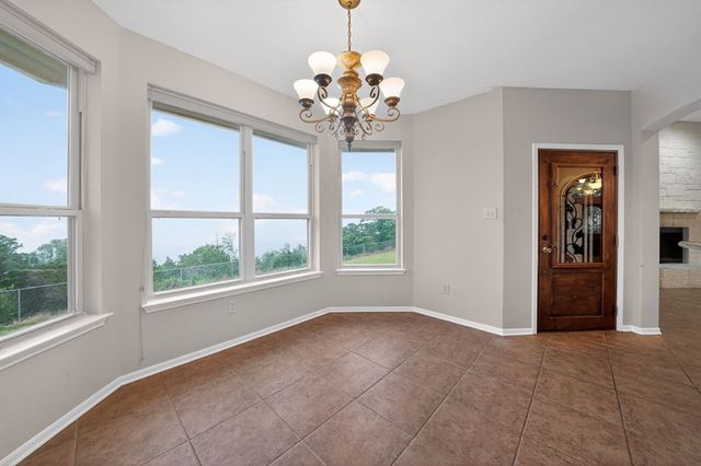 260 Hoof Beat Trail, Kerrville, TX 78028