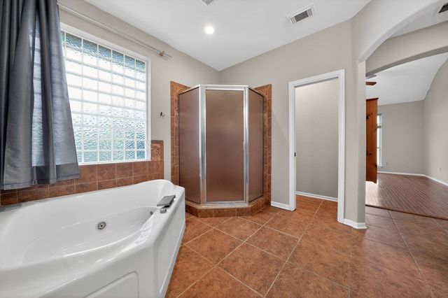 260 Hoof Beat Trail, Kerrville, TX 78028