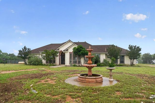 260 Hoof Beat Trail, Kerrville, TX 78028