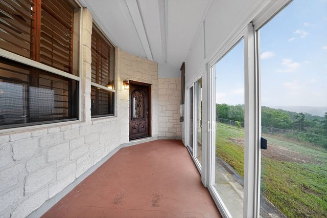 260 Hoof Beat Trail, Kerrville, TX 78028