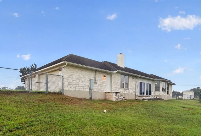 260 Hoof Beat Trail, Kerrville, TX 78028