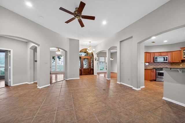 260 Hoof Beat Trail, Kerrville, TX 78028