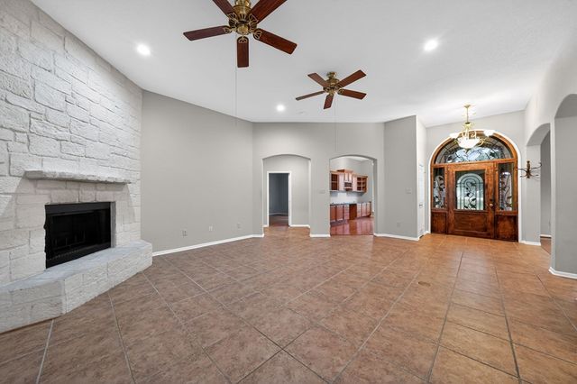 260 Hoof Beat Trail, Kerrville, TX 78028