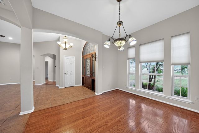 260 Hoof Beat Trail, Kerrville, TX 78028