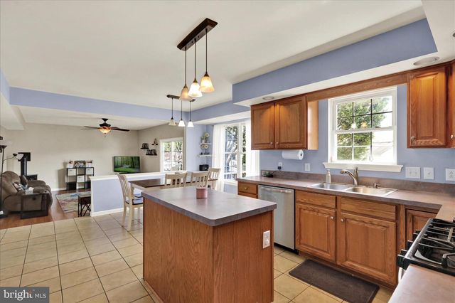 114 EAGLES LN, Reading, PA 19608