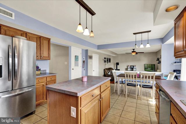 114 EAGLES LN, Reading, PA 19608
