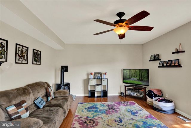 114 EAGLES LN, Reading, PA 19608