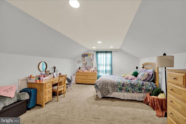114 EAGLES LN, Reading, PA 19608
