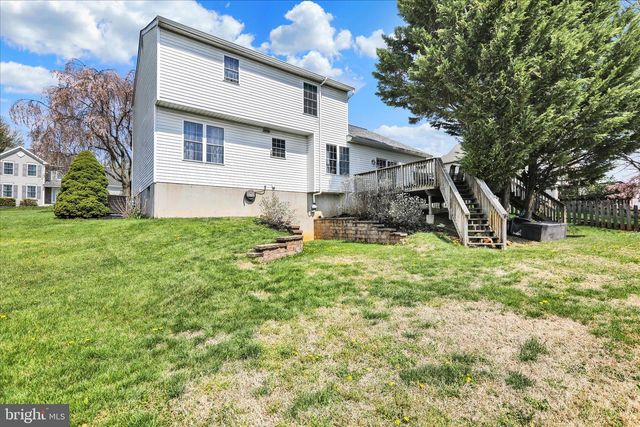 114 EAGLES LN, Reading, PA 19608
