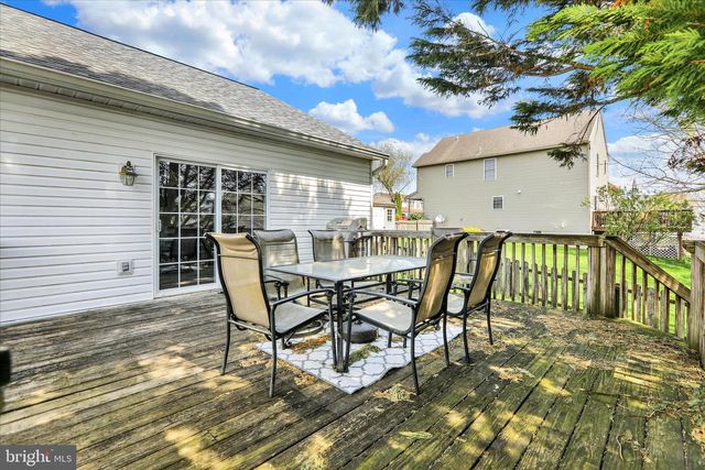 114 EAGLES LN, Reading, PA 19608