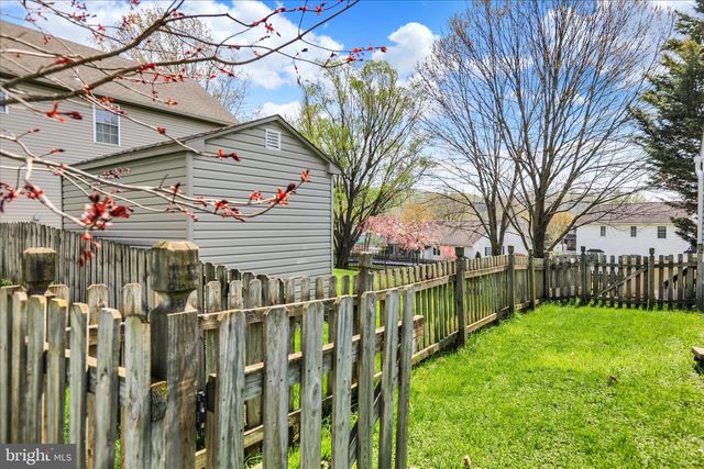 114 EAGLES LN, Reading, PA 19608