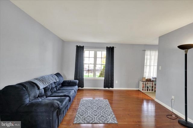 114 EAGLES LN, Reading, PA 19608