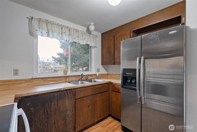 864 Overlook Drive, Morton, WA 98356