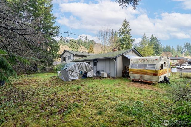 864 Overlook Drive, Morton, WA 98356