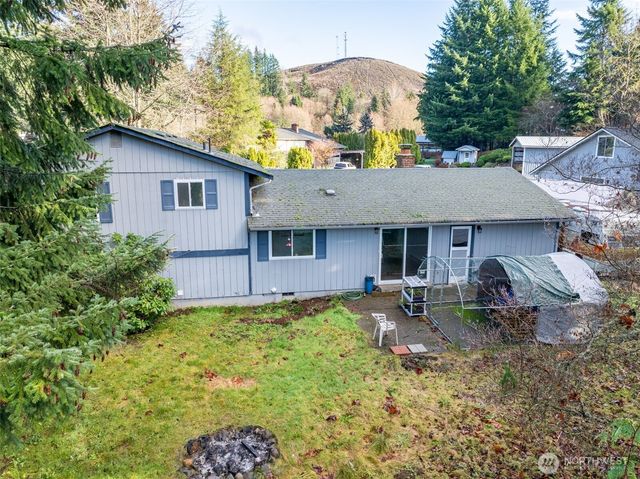 864 Overlook Drive, Morton, WA 98356