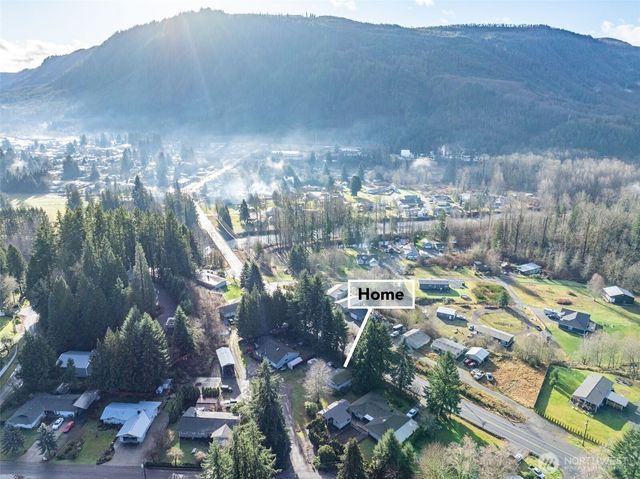 864 Overlook Drive, Morton, WA 98356