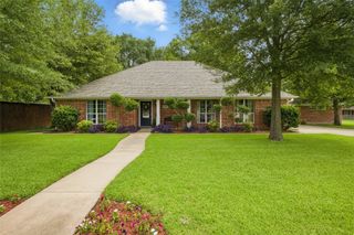1704 Drake Drive, Commerce, TX 75428