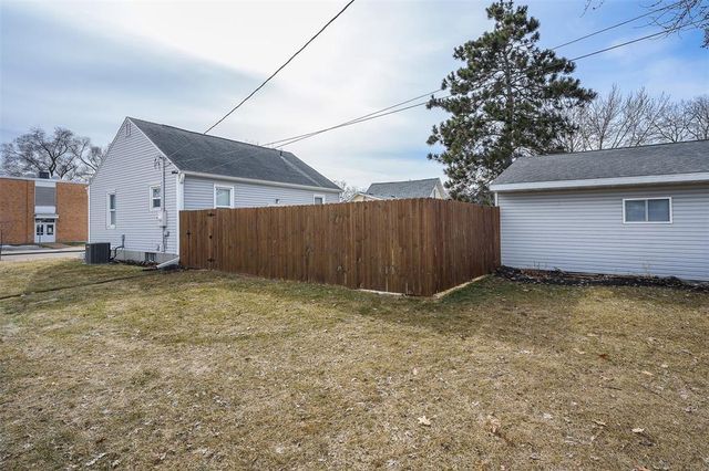 1622 Sherwin Avenue, Eau Claire, WI 54701