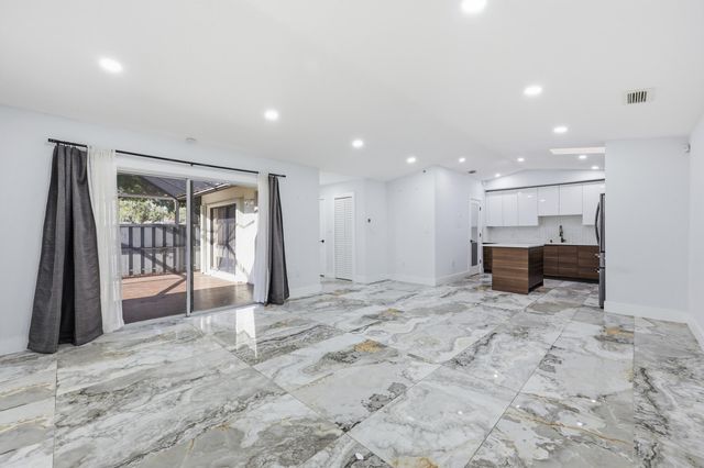 1701 Mariners Cove, Fort Pierce, FL 34950