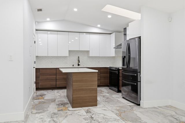 1701 Mariners Cove, Fort Pierce, FL 34950