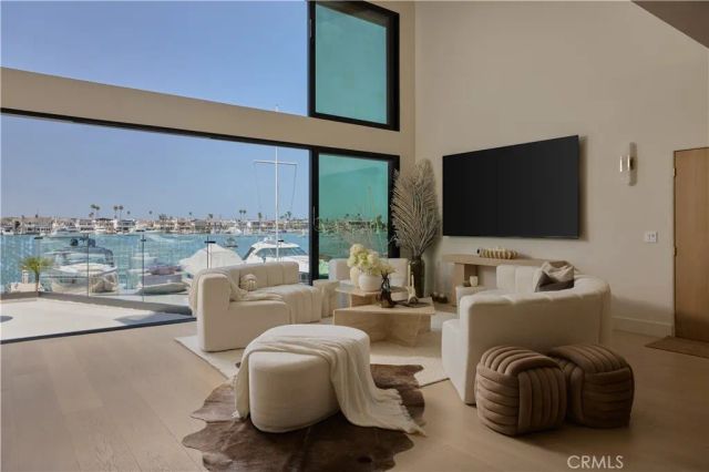 809 Via Lido Soud, Newport Beach, CA 92663
