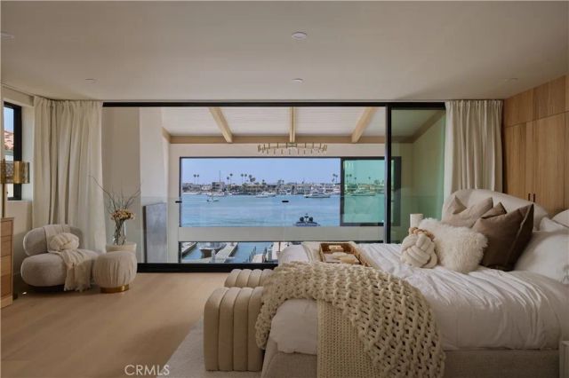809 Via Lido Soud, Newport Beach, CA 92663