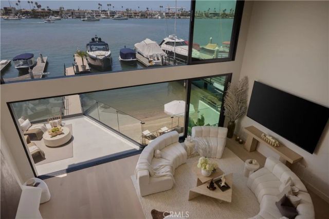 809 Via Lido Soud, Newport Beach, CA 92663