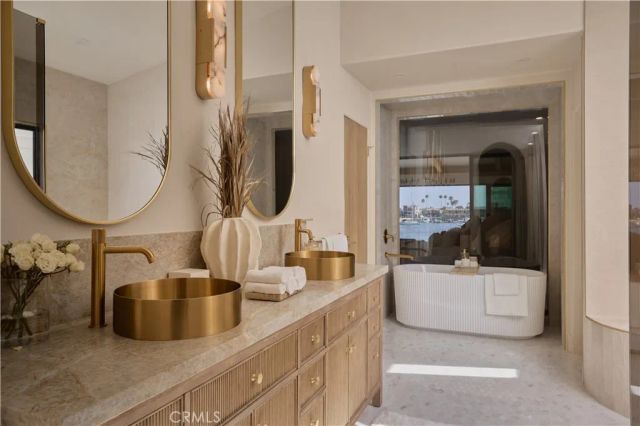 809 Via Lido Soud, Newport Beach, CA 92663