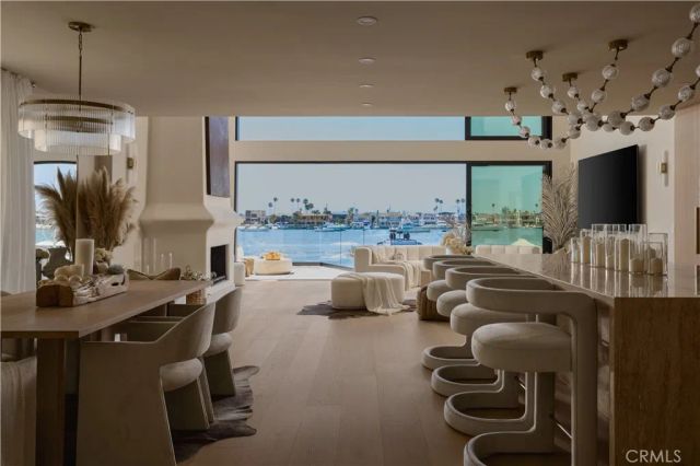 809 Via Lido Soud, Newport Beach, CA 92663