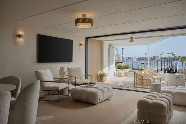 809 Via Lido Soud, Newport Beach, CA 92663