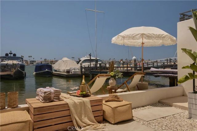 809 Via Lido Soud, Newport Beach, CA 92663