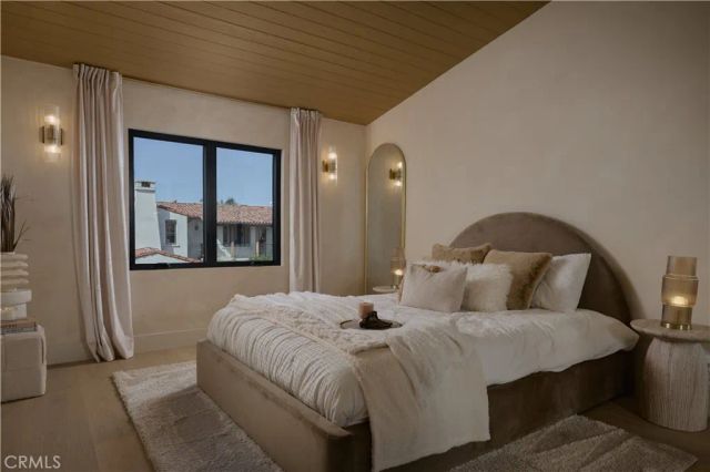 809 Via Lido Soud, Newport Beach, CA 92663