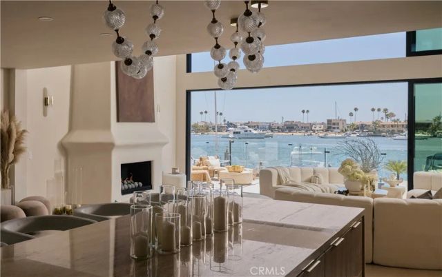 809 Via Lido Soud, Newport Beach, CA 92663