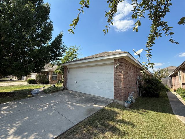 4728 Cedar Springs Drive, Fort Worth, TX 76179