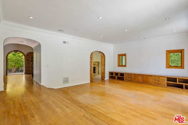 11159 La Maida Street, Los Angeles, CA 91601
