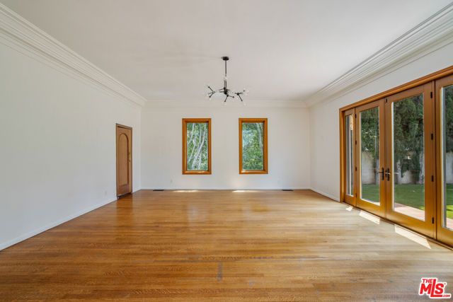 11159 La Maida Street, Los Angeles, CA 91601