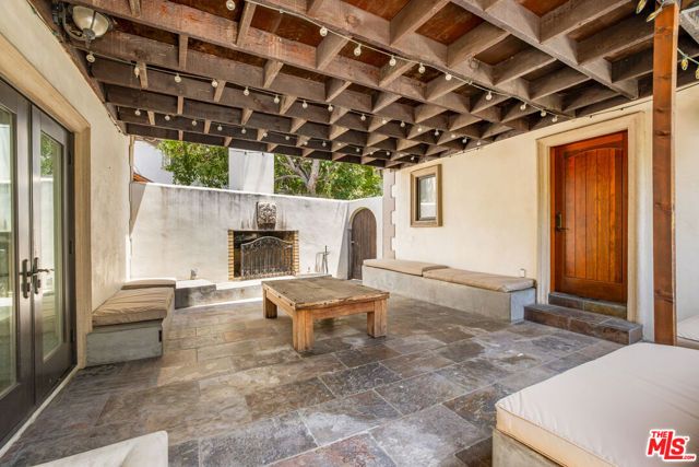 11159 La Maida Street, Los Angeles, CA 91601