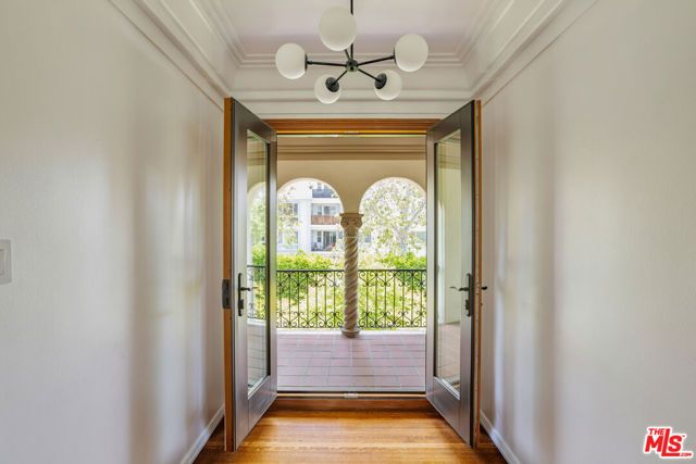 11159 La Maida Street, Los Angeles, CA 91601