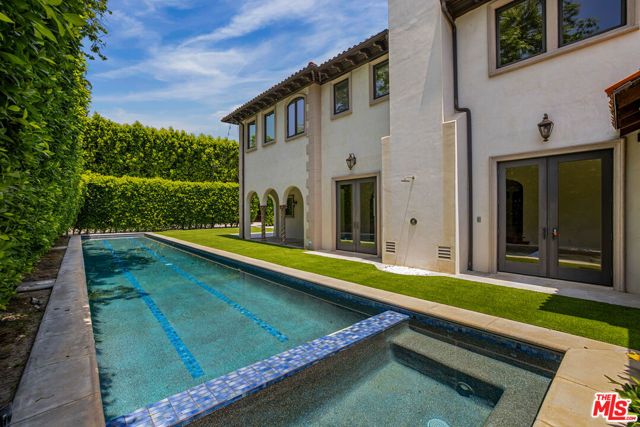 11159 La Maida Street, Los Angeles, CA 91601
